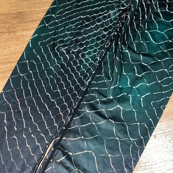 🦵🏻🦁• 💥 Kapow x MEGGINGS x Alpha Vibes 💥• 🦁🦵🏻 - Picture 9 of 11